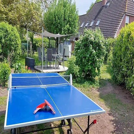 In Strandnaehe, Cleaning Included Apartamento Zierow